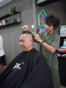 Ferdi Afrizal Tukang Cukur Gading Serpong