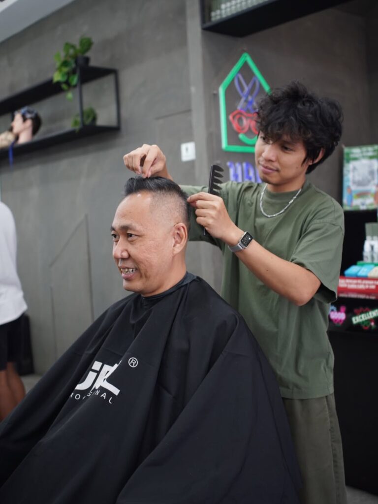 Ferdi Afrizal Tukang Cukur Gading Serpong