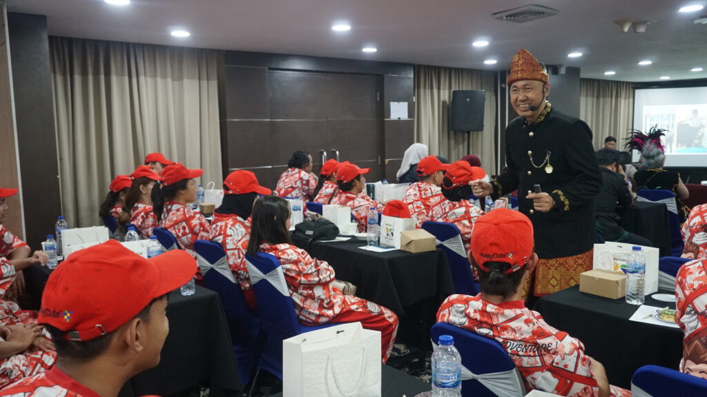 Training Double Impact Dedy Budiman untuk hairstylist dan kasir KiddyCuts 2025