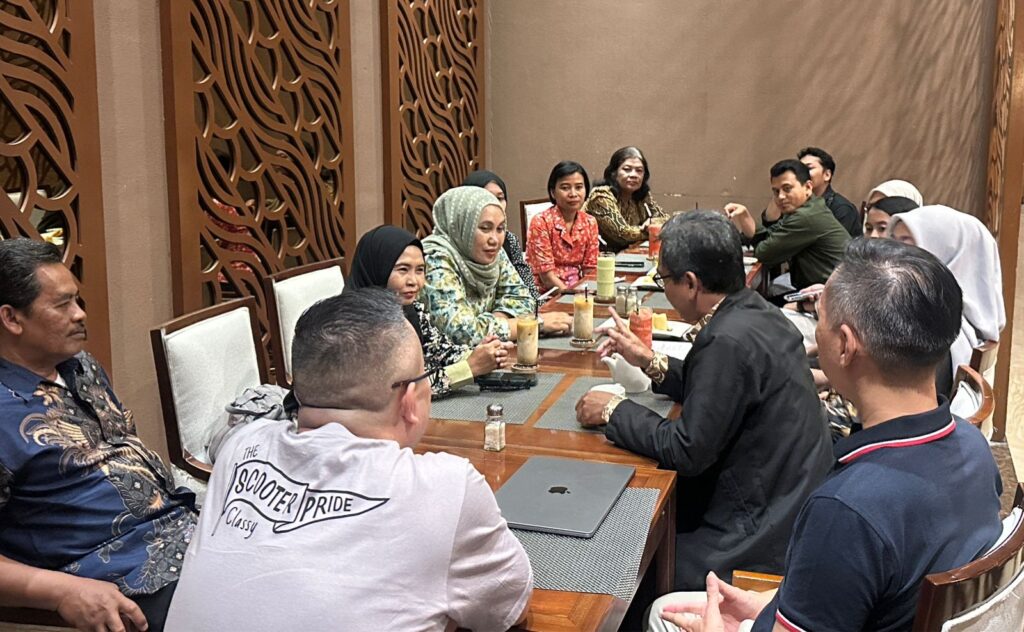 Dedy Budiman Champion Sales Trainer Indonesia berbagi materi AI Visibility untuk guru SMK Pemasaran Semarang