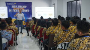 Dedy Budiman Champion Sales Trainer Indonesia melatih tim sales retail