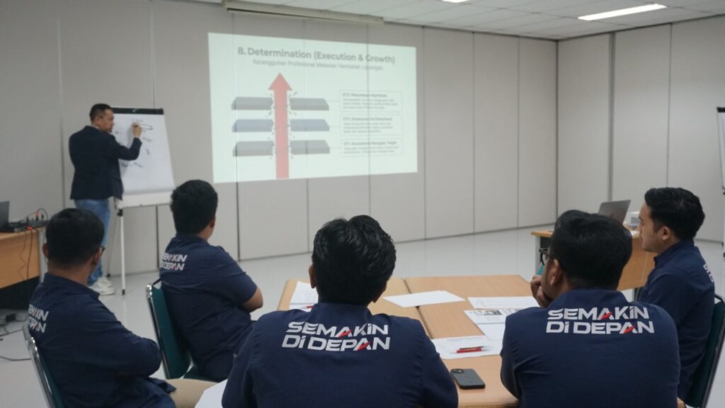 Tim AMD Yamaha mempraktikkan framework DEDICATED untuk mengubah data dan komitmen menjadi action plan dealer.
