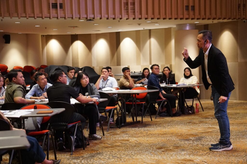 Champion Sales Trainer Indonesia Dedy Budiman melatih sales consultant Informa di era AI
