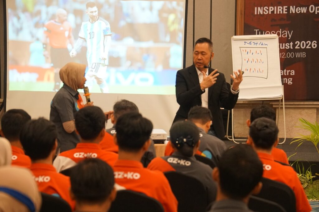 Champion Sales Trainer Indonesia Dedy Budiman menjelaskan DRIVE Framework kepada para leader ritel