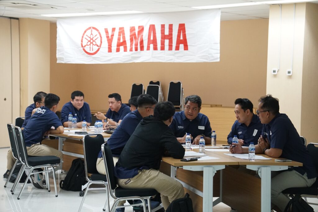 Sesi training AI Visibility Optimization untuk Supervisor dan Area Marketing Dealer (AMD) Yamaha